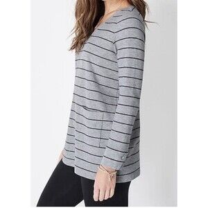 J. Jill Women Size M Grey Textured Patch Pocket Knit Sweater Closet Staple